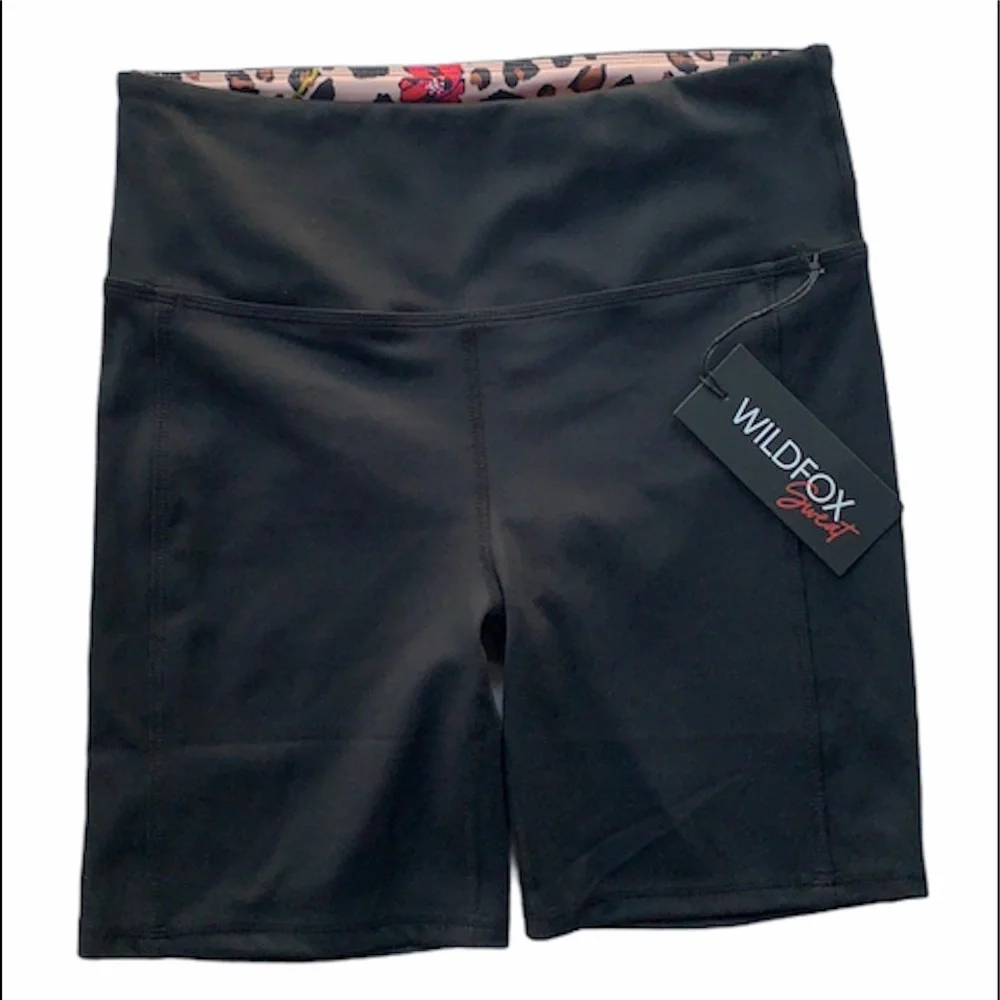 WILDFOX‎  black/natural wild leopard biker shorts